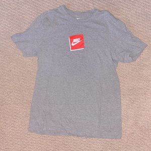 men’s nike logo tee
